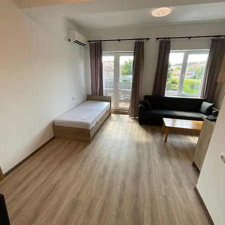 Apartment за гости-фотинова попово Bŭnzarito