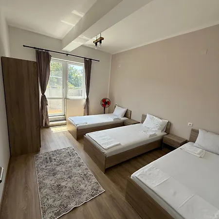 за гости-фотинова попово Apartament *